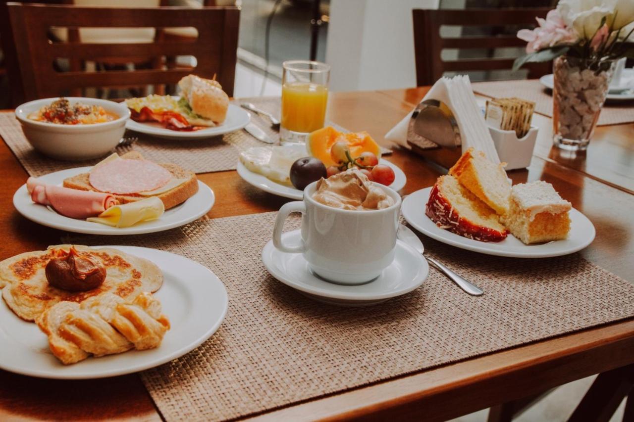 Confort Fronteira Hotel Сантана-ду-Лівраменту Екстер'єр фото